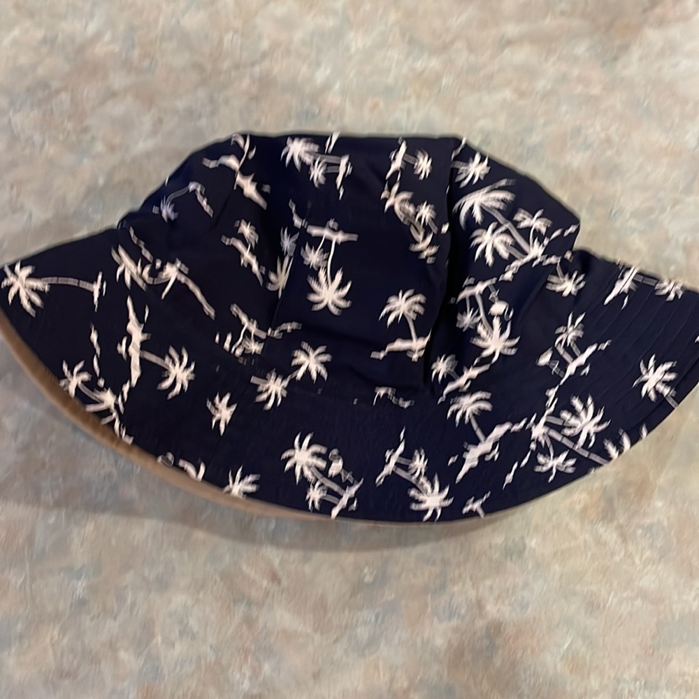 London Fog reversible bucket hat (sz l)
